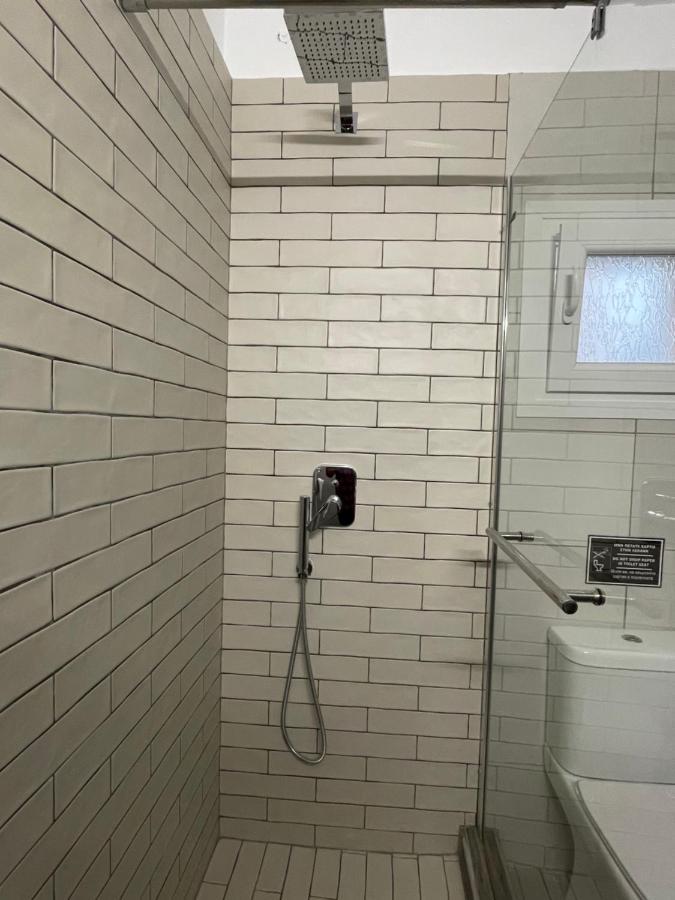 Number 10 Apartment *